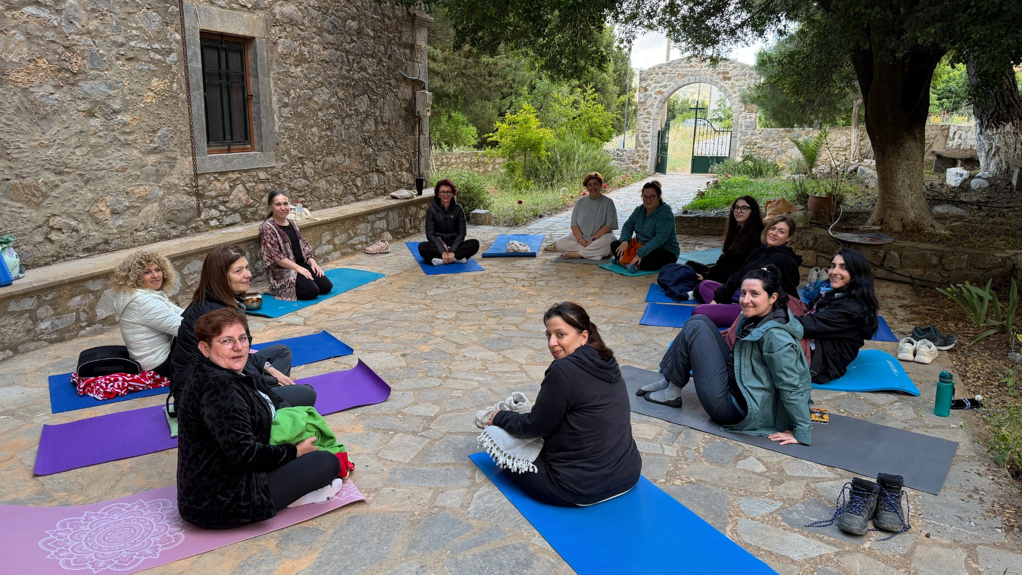 Retiro presencial de BREATHE en la meseta de Lasithi (Grecia)